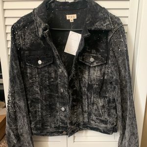 Women’s Black washed studded jean jacket!